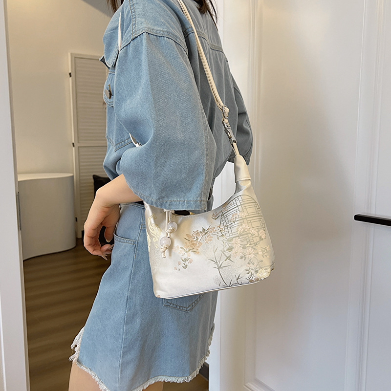 Chinese Ancient Style Wrist Ba - Women'S Evening Bags review and price